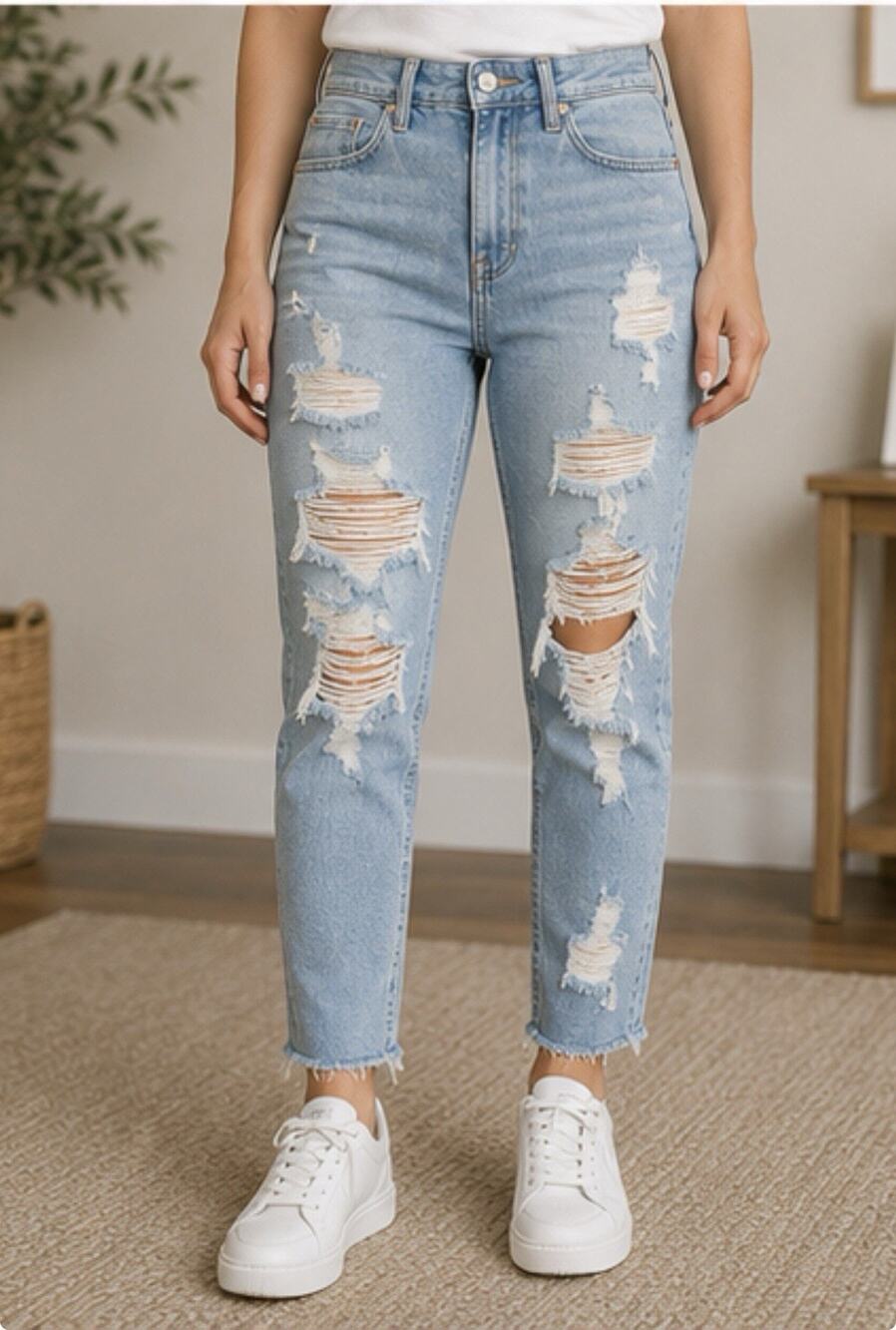 American Eagle High Rise Ripped Jeans Women’s 12 Light Wash Distressed